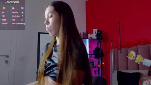 Nicole online show from 26, 9, 2025