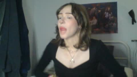 Snapshot of sendforesme chatting on 11, 10, 2025 goddess esme online show from 11, 10, 2025