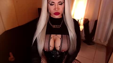 Snapshot of sensational_diva chatting on 9, 1, 2026 unstappable queen kate online show from 9, 1, 2026