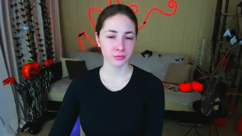 sensitiveheartt online show from 3, 11, 2025