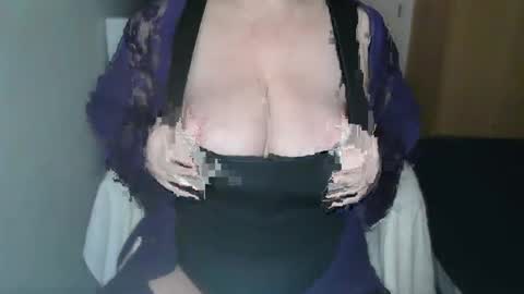Snapshot of sensual_cris chatting on 14, 12, 2024 CRIS online show from 14, 12, 2024