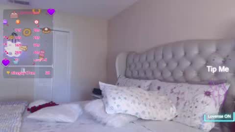 Snapshot of sensual_paradise_ chatting on 19, 7, 2026 V online show from 19, 7, 2026