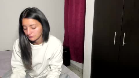 Snapshot of sensual_skinny chatting on 30, 9, 2025 sensual_skinny online show from 30, 9, 2025