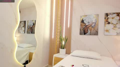 Snapshot of sensual_sophie_ chatting on 15, 5, 2026 Sophie online show from 15, 5, 2026