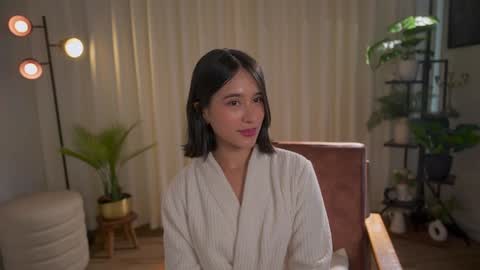 Maria- OF sensual bee online show from 19, 12, 2024