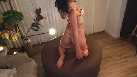 Maria- OF sensual bee online show from 24, 9, 2025