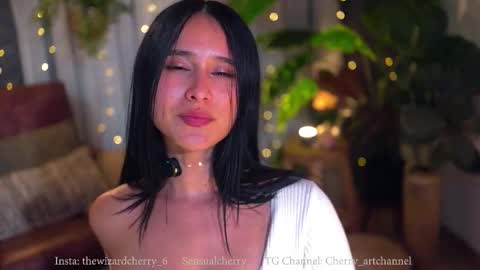 Maria- OF sensual bee online show from 28, 2, 2026