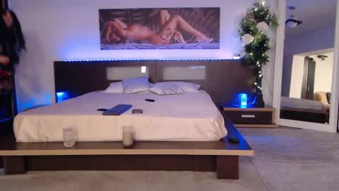 Hallie online show from 28, 2, 2025