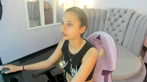 Snapshot of seren_bleck chatting on 21, 2, 2025 Seren Follow me online show from 21, 2, 2025