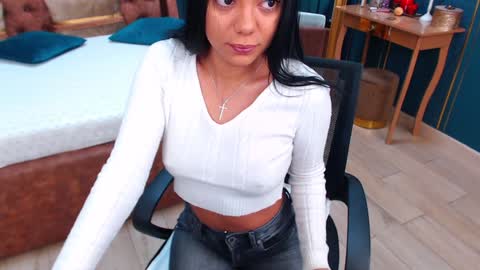 Snapshot of serena_mendez chatting on 7, 12, 2024 Serena online show from 7, 12, 2024