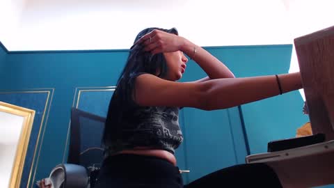 Snapshot of serena_mendez chatting on 13, 12, 2024 Serena online show from 13, 12, 2024