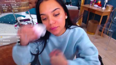 Snapshot of serena_mendez chatting on 1, 2, 2025 Serena online show from 1, 2, 2025