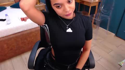 Snapshot of serena_mendez chatting on 28, 2, 2025 Serena online show from 28, 2, 2025