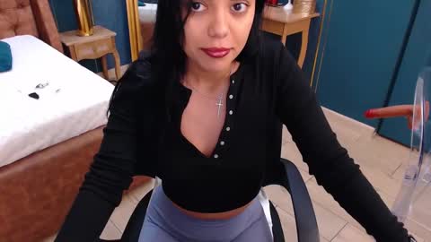 Snapshot of serena_mendez chatting on 2, 3, 2025 Serena online show from 2, 3, 2025