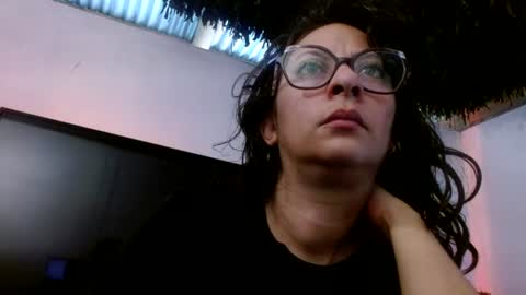 Snapshot of serena_xyz chatting on 10, 6, 2026 Serena Xyz online show from 10, 6, 2026