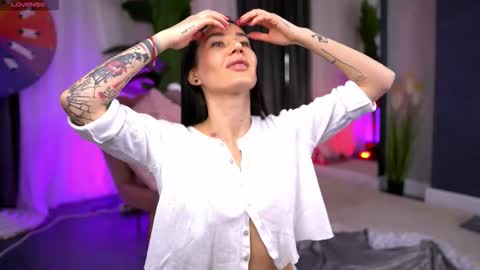 Serena online show from 21, 10, 2025