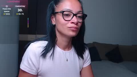 Snapshot of serenesophi chatting on 4, 8, 2026 SereneSophi online show from 4, 8, 2026