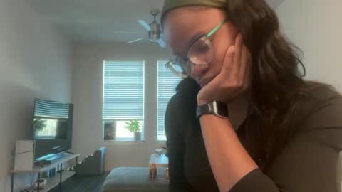 Serenity Bee   online show from 12, 2, 2026