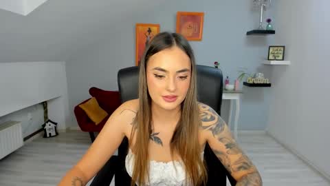 Snapshot of serenlys chatting on 8, 11, 2025 serenlys online show from 8, 11, 2025