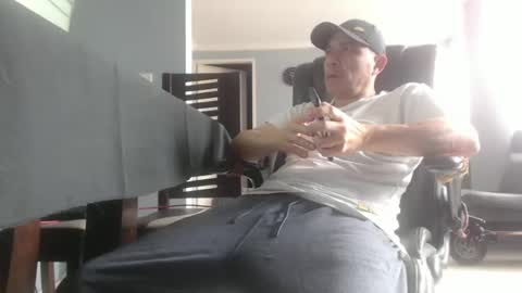 Snapshot of serioyhetero19 chatting on 7, 1, 2025 hetero serio discreto online show from 7, 1, 2025