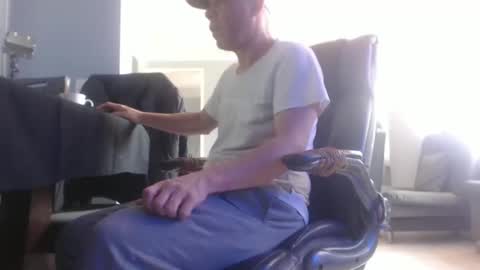 Snapshot of serioyhetero19 chatting on 15, 1, 2025 hetero serio discreto online show from 15, 1, 2025