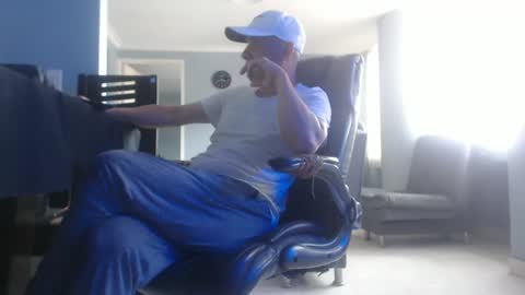 Snapshot of serioyhetero19 chatting on 24, 1, 2025 hetero serio discreto online show from 24, 1, 2025