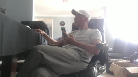 Snapshot of serioyhetero19 chatting on 28, 1, 2025 hetero serio discreto online show from 28, 1, 2025