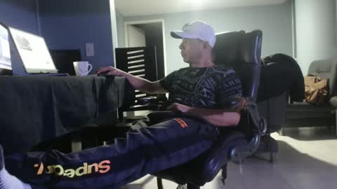 Snapshot of serioyhetero19 chatting on 25, 2, 2025 hetero serio discreto online show from 25, 2, 2025