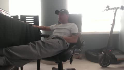 Snapshot of serioyhetero19 chatting on 8, 3, 2025 hetero serio discreto online show from 8, 3, 2025