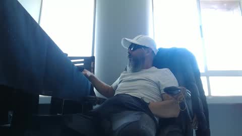 Snapshot of serioyhetero19 chatting on 15, 9, 2025 hetero serio discreto online show from 15, 9, 2025