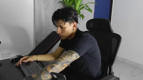 Snapshot of sex_love_sweat chatting on 24, 5, 2026 sex_love_sweat online show from 24, 5, 2026