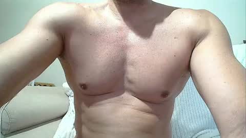 Snapshot of sex_machine_19 chatting on 11, 6, 2026 SEX MACHINE 19 online show from 11, 6, 2026