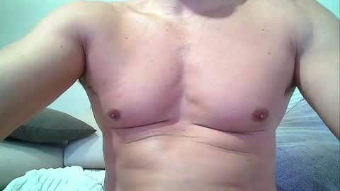 Snapshot of sex_machine_19 chatting on 30, 7, 2026 SEX MACHINE 19 online show from 30, 7, 2026