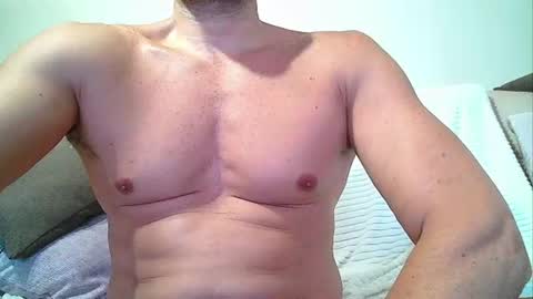 Snapshot of sex_machine_19 chatting on 31, 7, 2026 SEX MACHINE 19 online show from 31, 7, 2026