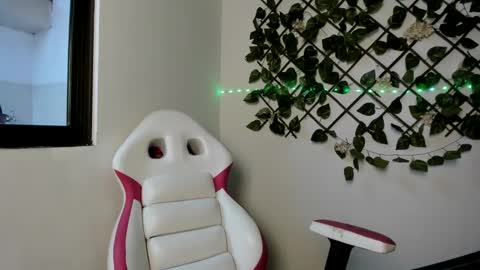 SARA    online show from 10, 2, 2025