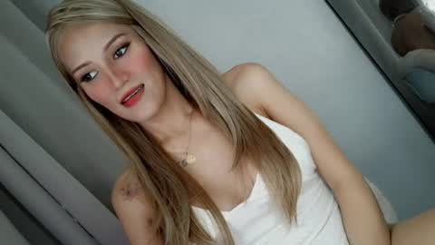 Snapshot of sexual_desire22 chatting on 3, 8, 2026 Britney Allen online show from 3, 8, 2026