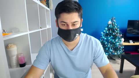 Snapshot of sexxxdickbig chatting on 1, 1, 2025 Tommy online show from 1, 1, 2025