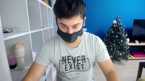 Snapshot of sexxxdickbig chatting on 4, 1, 2025 Tommy online show from 4, 1, 2025