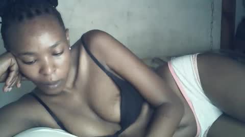 sexxy_curvy23 online show from 5, 4, 2026