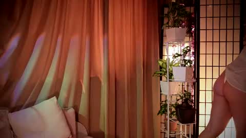Snapshot of sexxy_vixen chatting on 18, 6, 2026 Lexy online show from 18, 6, 2026