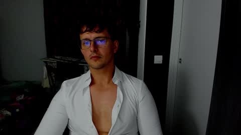 Snapshot of sexxymuscles4u chatting on 8, 10, 2025 Sexxymuscles4U online show from 8, 10, 2025