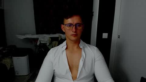 Snapshot of sexxymuscles4u chatting on 6, 11, 2025 Sexxymuscles4U online show from 6, 11, 2025