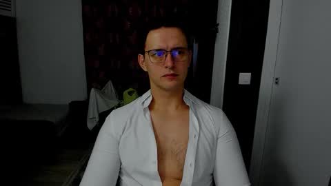 Snapshot of sexxymuscles4u chatting on 4, 12, 2025 Sexxymuscles4U online show from 4, 12, 2025