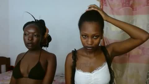 Snapshot of sexxypixie chatting on 25, 4, 2026 sexxypixie online show from 25, 4, 2026