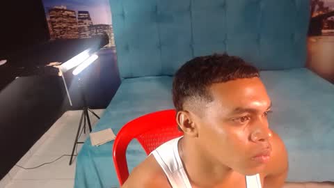 sexy_bigcock01 online show from 1, 2, 2025