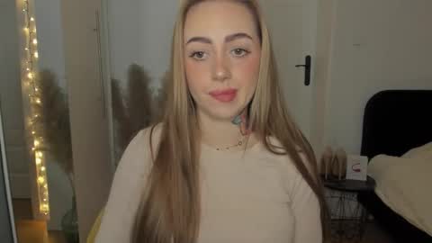 Snapshot of sexy_coralie chatting on 16, 1, 2026 C o r a l i e online show from 16, 1, 2026