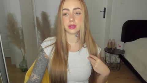 Snapshot of sexy_coralie chatting on 9, 2, 2026 C o r a l i e online show from 9, 2, 2026