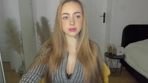 Snapshot of sexy_coralie chatting on 23, 2, 2026 C o r a l i e online show from 23, 2, 2026