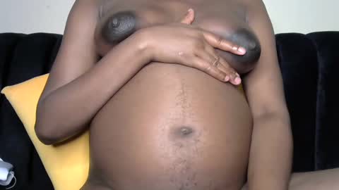 Snapshot of sexy_couple412048 chatting on 28, 12, 2024 obed and immy online show from 28, 12, 2024