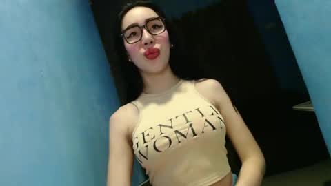 sexy_emily92 online show from 8, 2, 2026